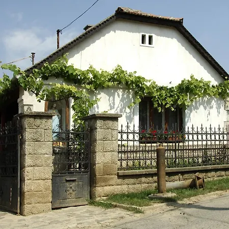 Pataky Borporta Bed & Breakfast *