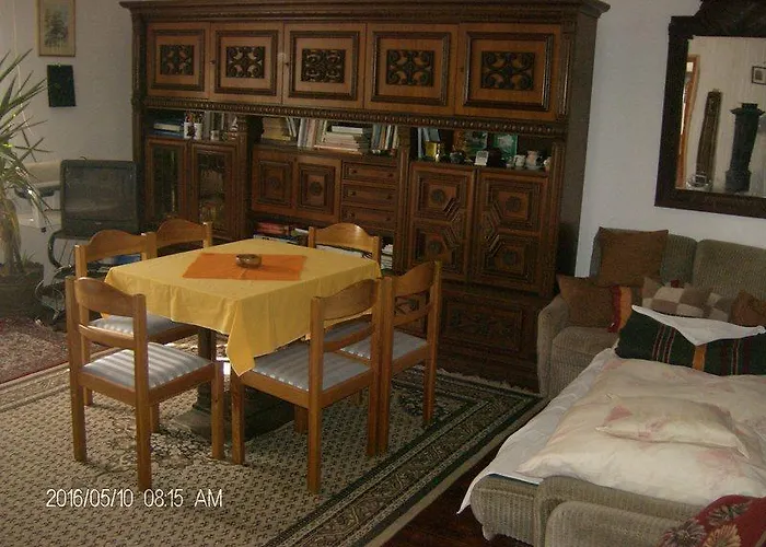 לינה וארוחת בוקר Pataky Borporta טרקל