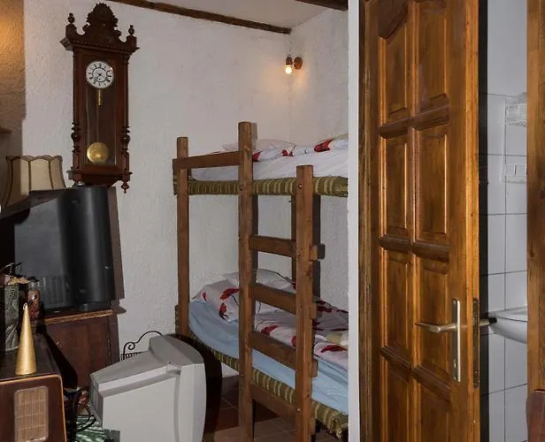 Pataky Borporta לינה וארוחת בוקר *