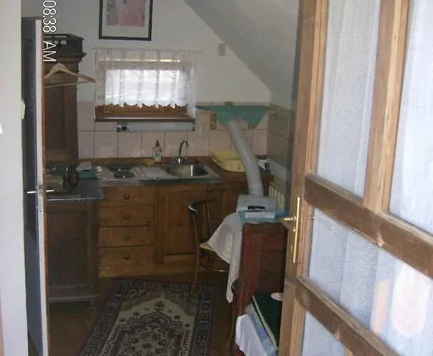 לינה וארוחת בוקר Pataky Borporta טרקל