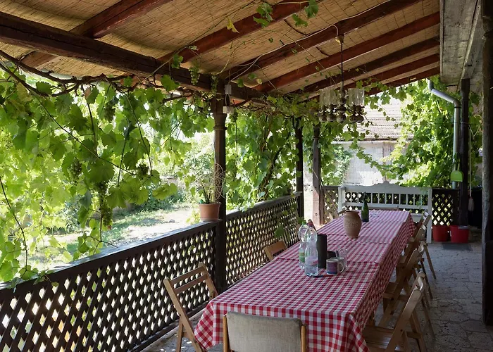 לינה וארוחת בוקר Pataky Borporta *